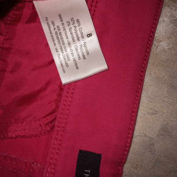 Shorts - Picture 3 of 3